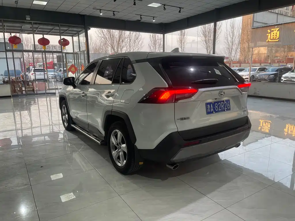 TOYOTA RAV4 RONGFANG