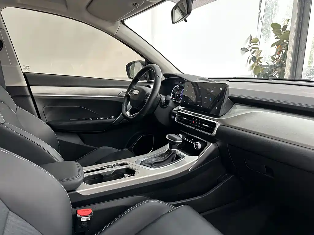 Geely Binyue — миниатюра 11