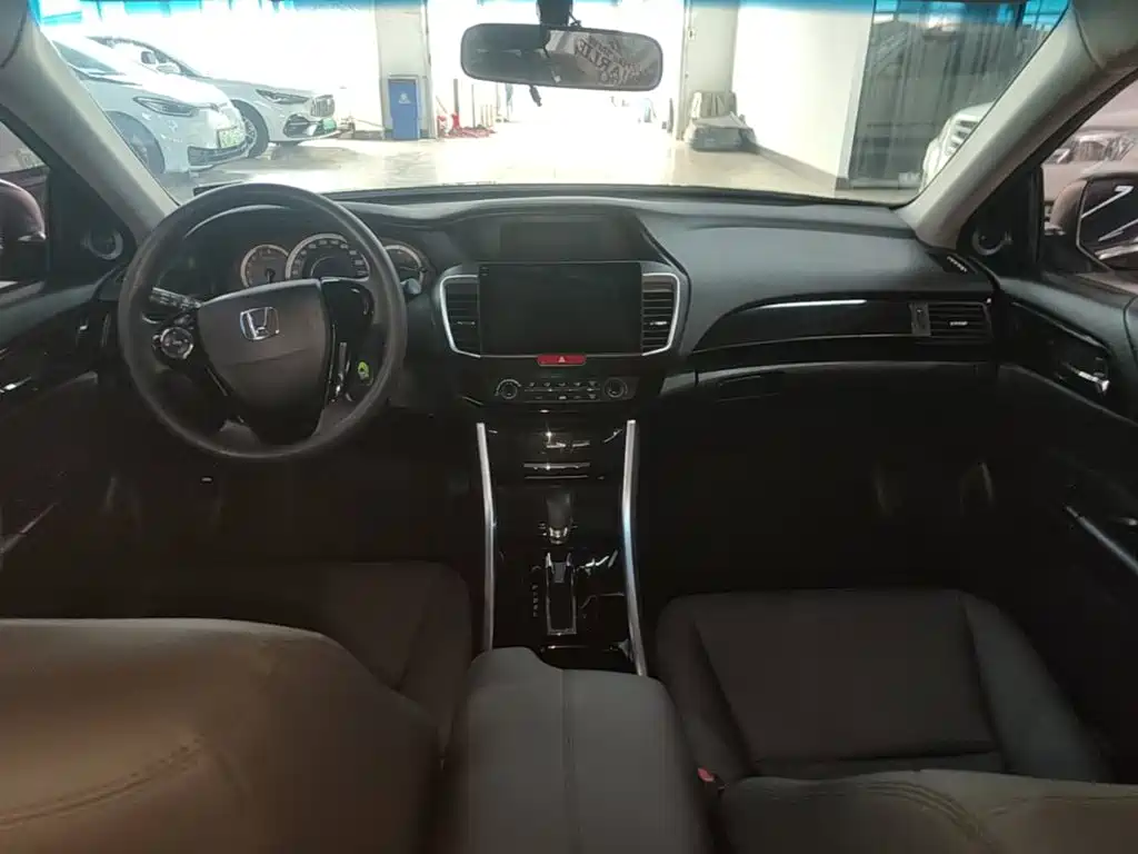 Honda Accord — миниатюра 10