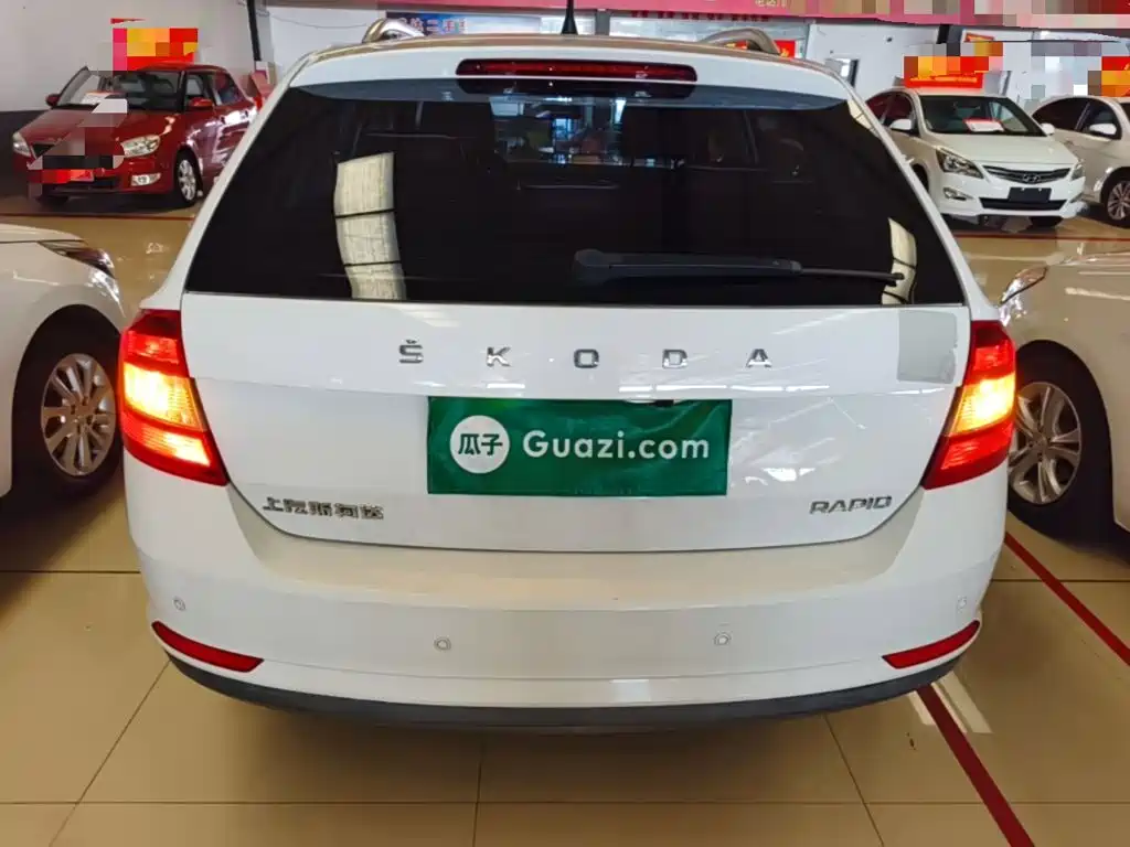 Skoda Rapid Spaceback — миниатюра 6