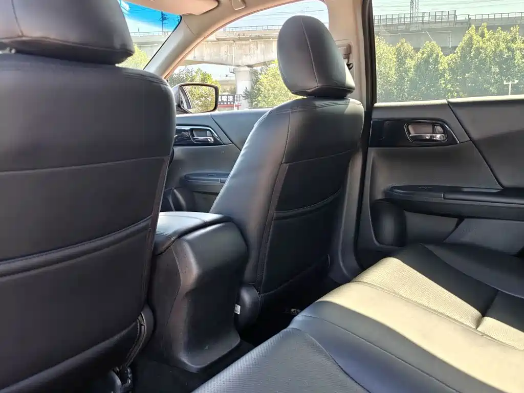 Honda Accord — миниатюра 6
