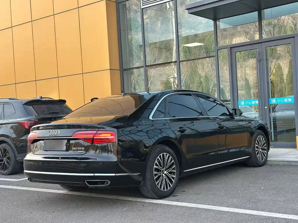 Audi A8 — миниатюра 7