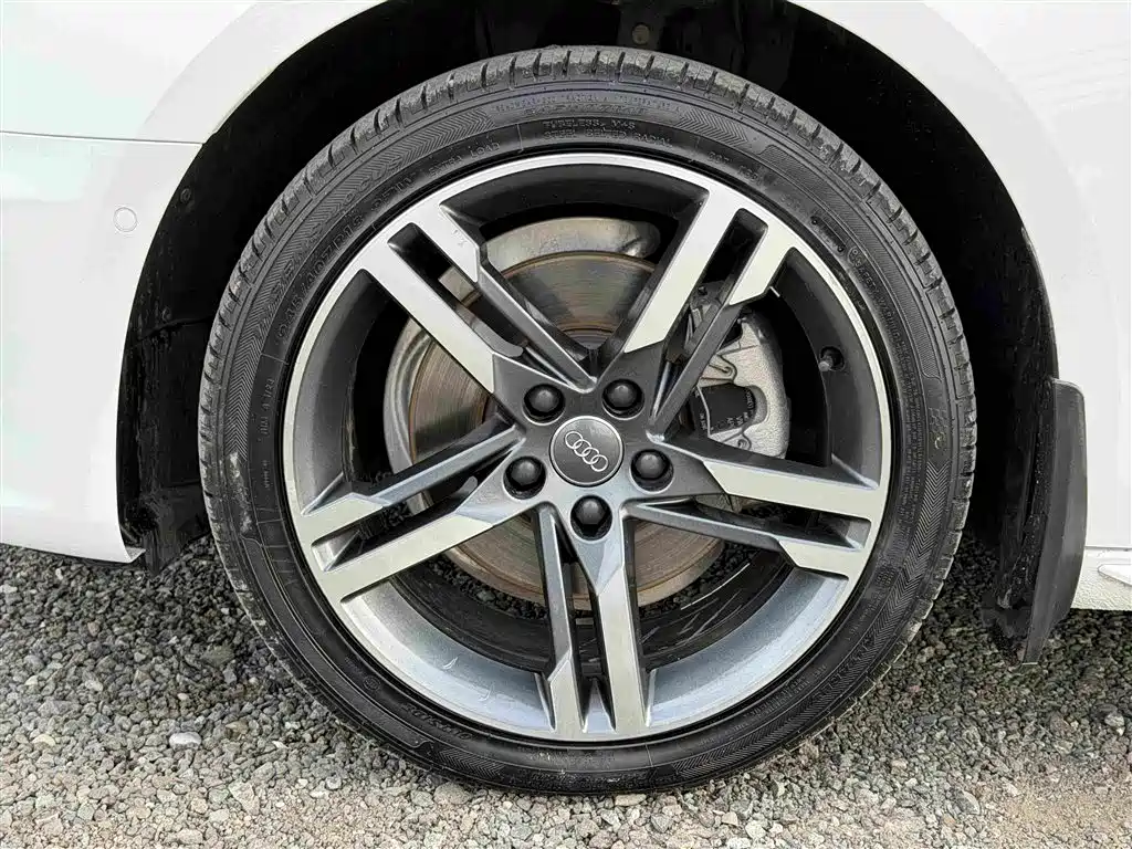 Audi A4L — миниатюра 14