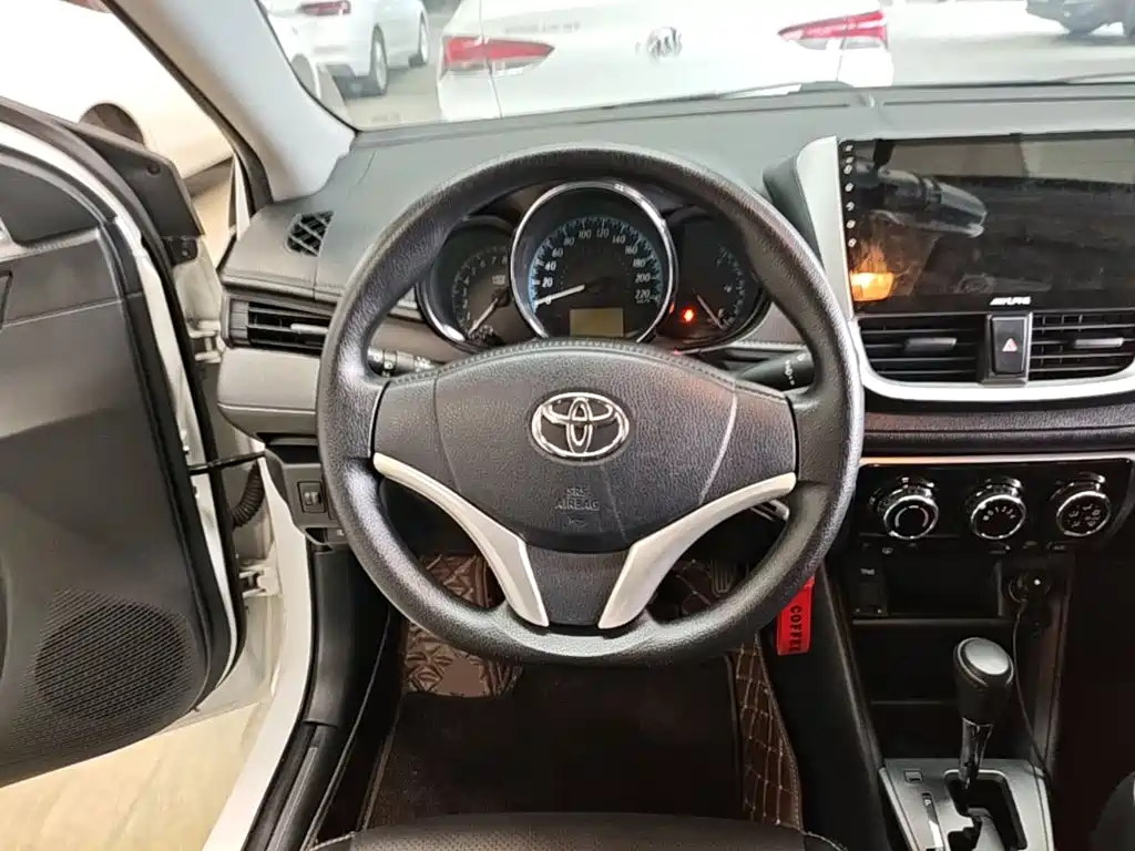 Toyota Yaris L — миниатюра 11