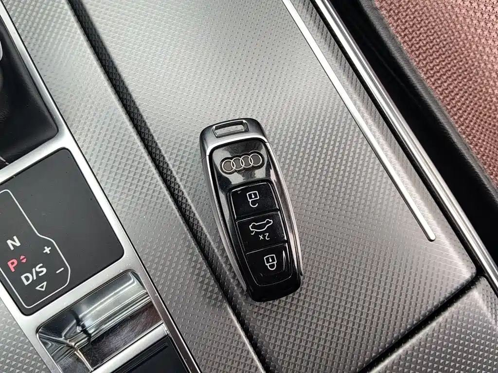 Audi A6L — миниатюра 12