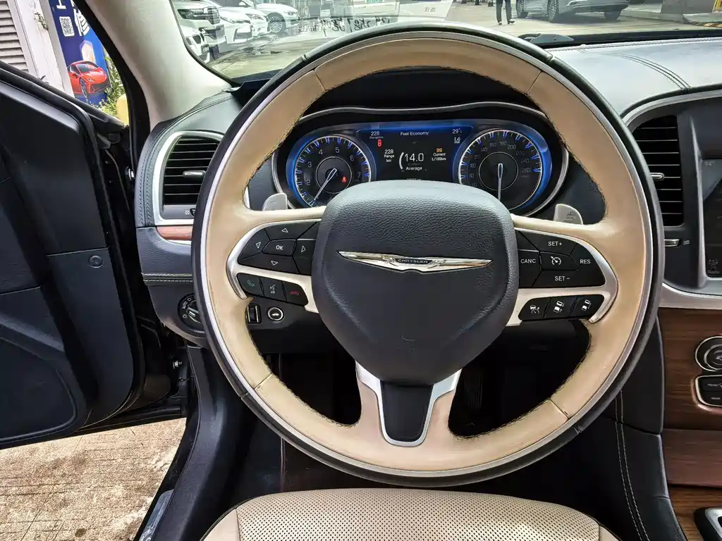 Chrysler 300C — миниатюра 16