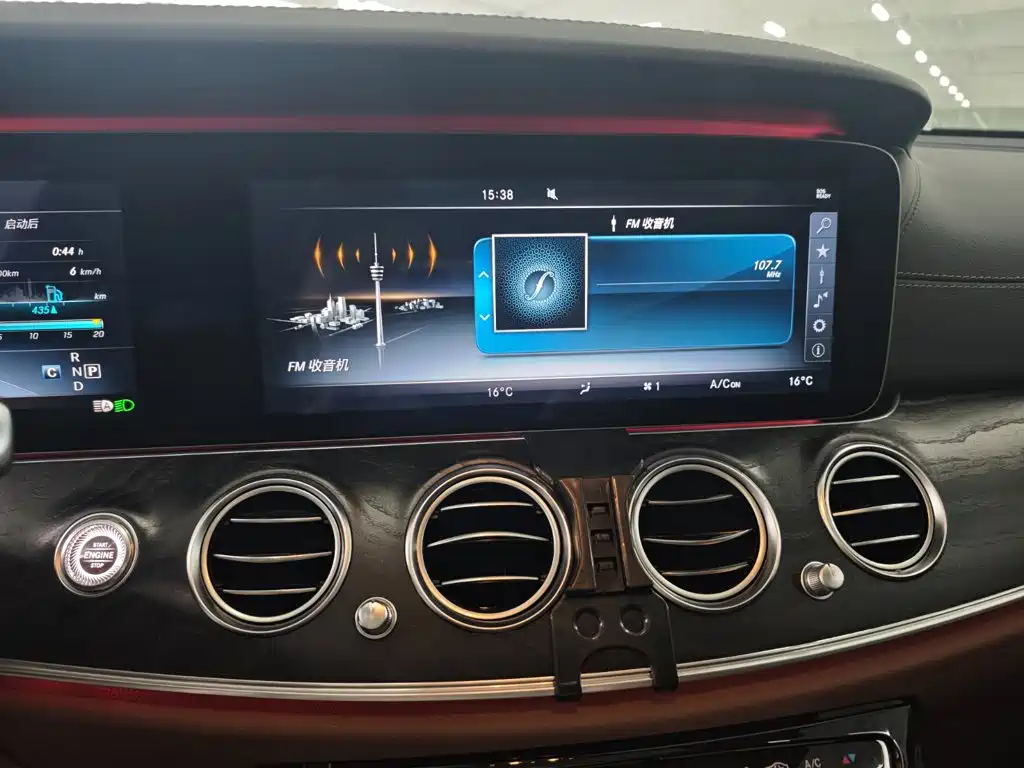 Mercedes-Benz E-Class — миниатюра 11