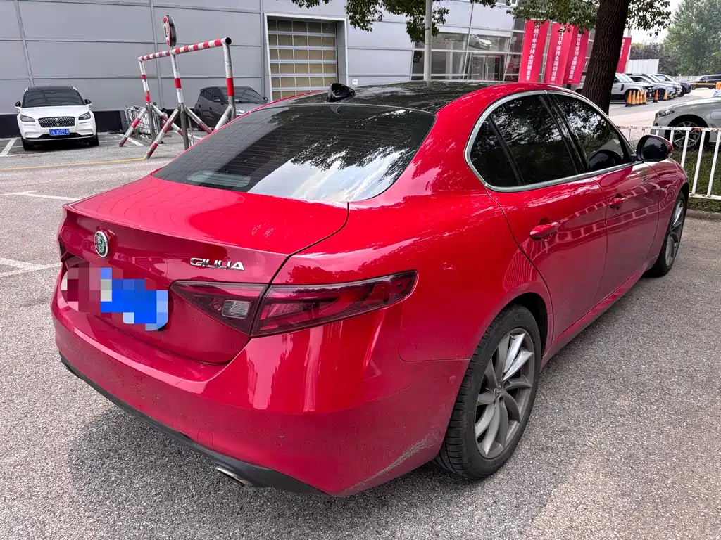 Alfa Romeo Giulia 2020 2.0T 280HP Luxury