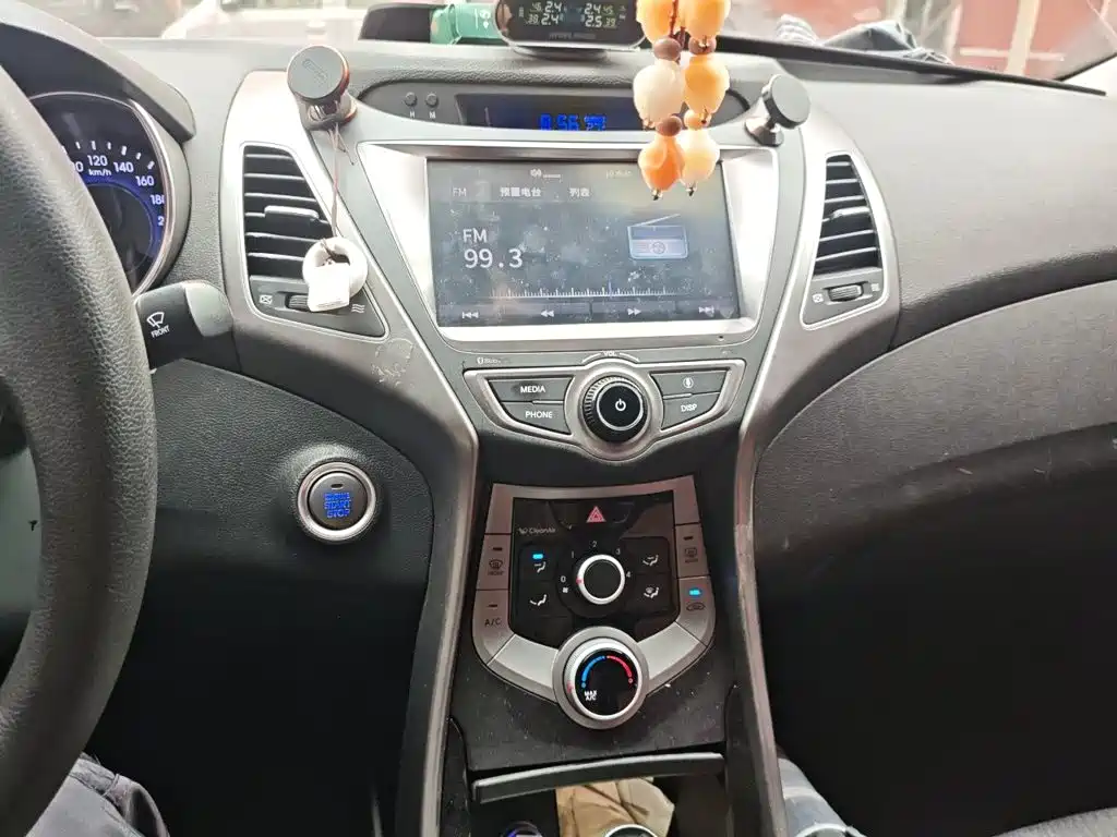 Hyundai Elantra Langdong — миниатюра 9