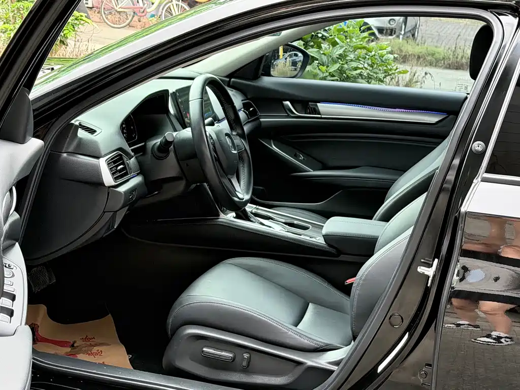 Honda Accord — миниатюра 7
