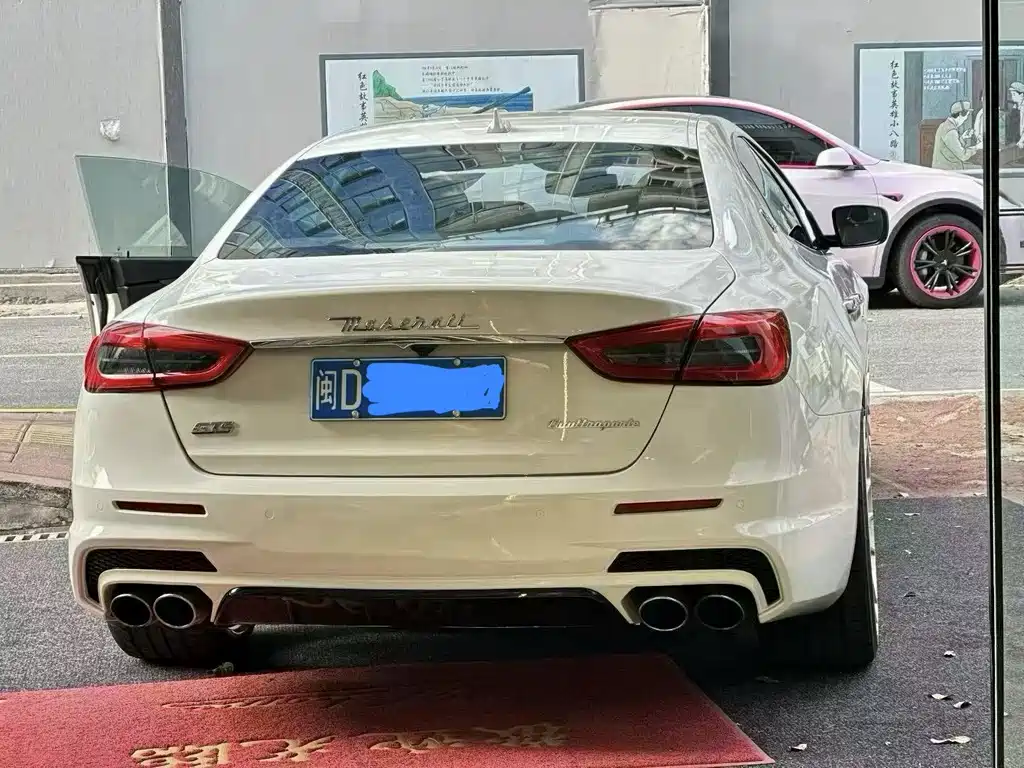 Maserati Quattroporte — миниатюра 11