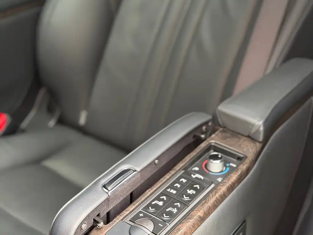 Toyota Vellfire — миниатюра 6