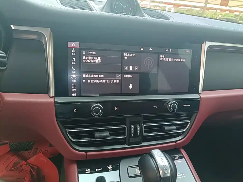 Porsche Macan — миниатюра 13