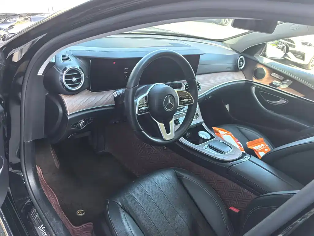 Mercedes-Benz E-Class — миниатюра 4