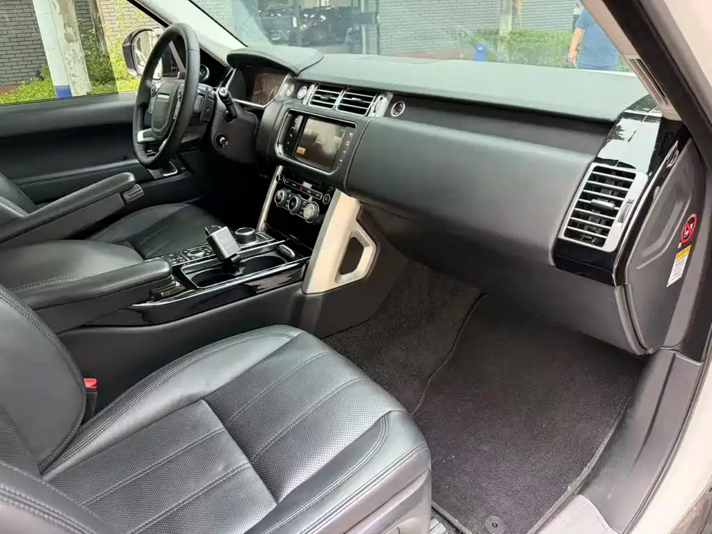 Land Rover Range Rover — миниатюра 6