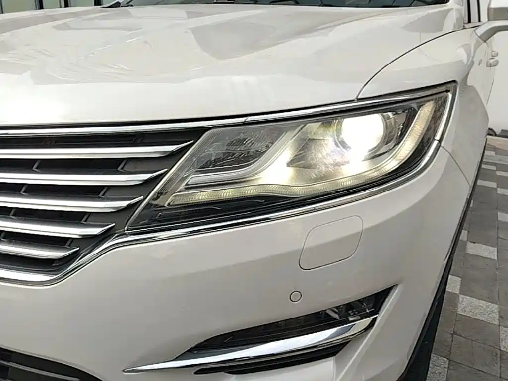 Lincoln MKC — миниатюра 24