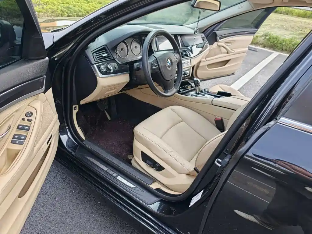 BMW 5 Series — миниатюра 6