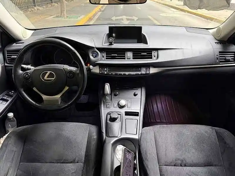 Lexus CT — миниатюра 5