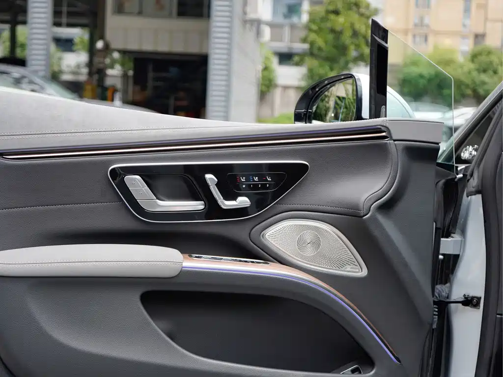 Mercedes-Benz EQS — миниатюра 13