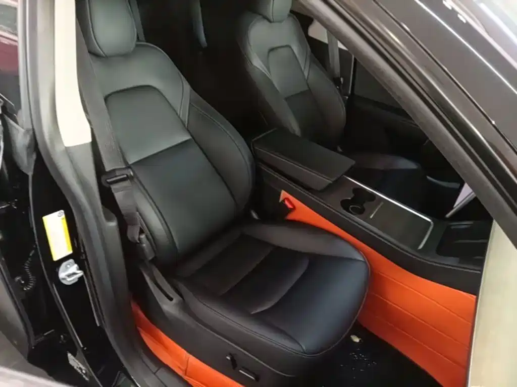 Tesla Model Y — миниатюра 25