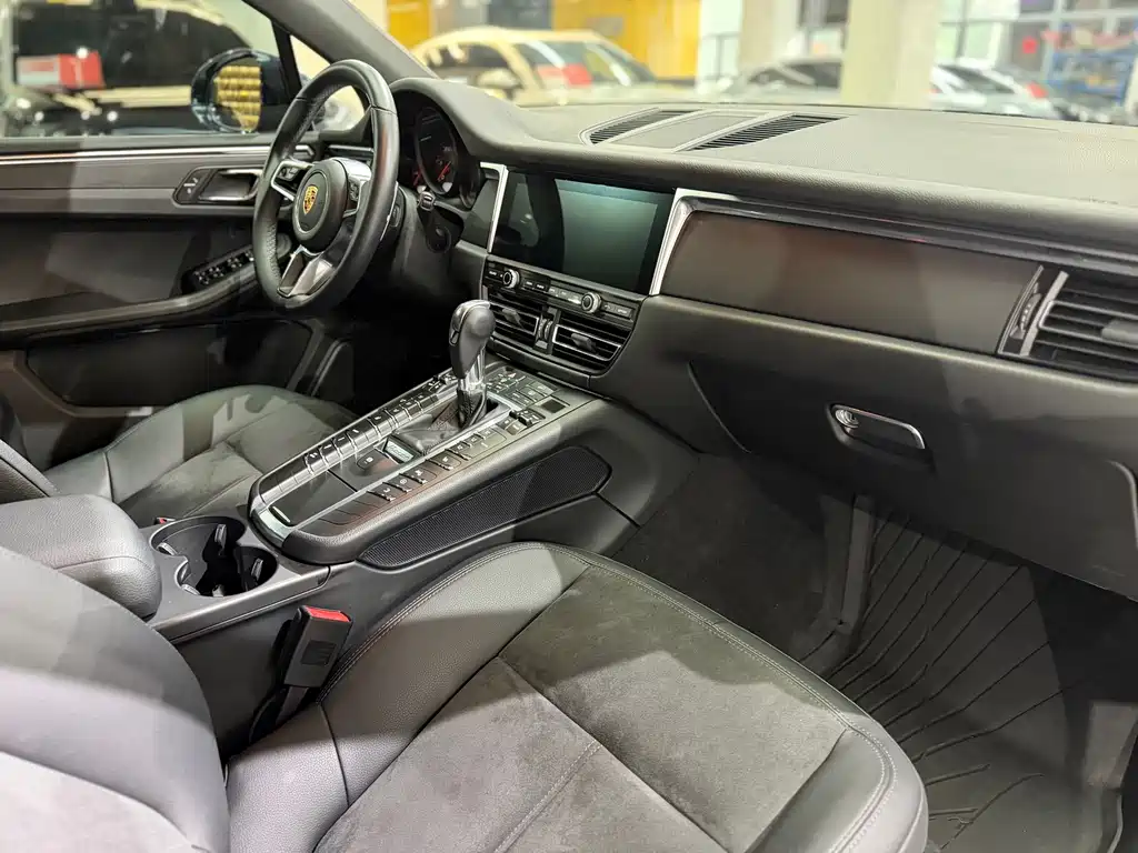 Porsche Macan — миниатюра 11