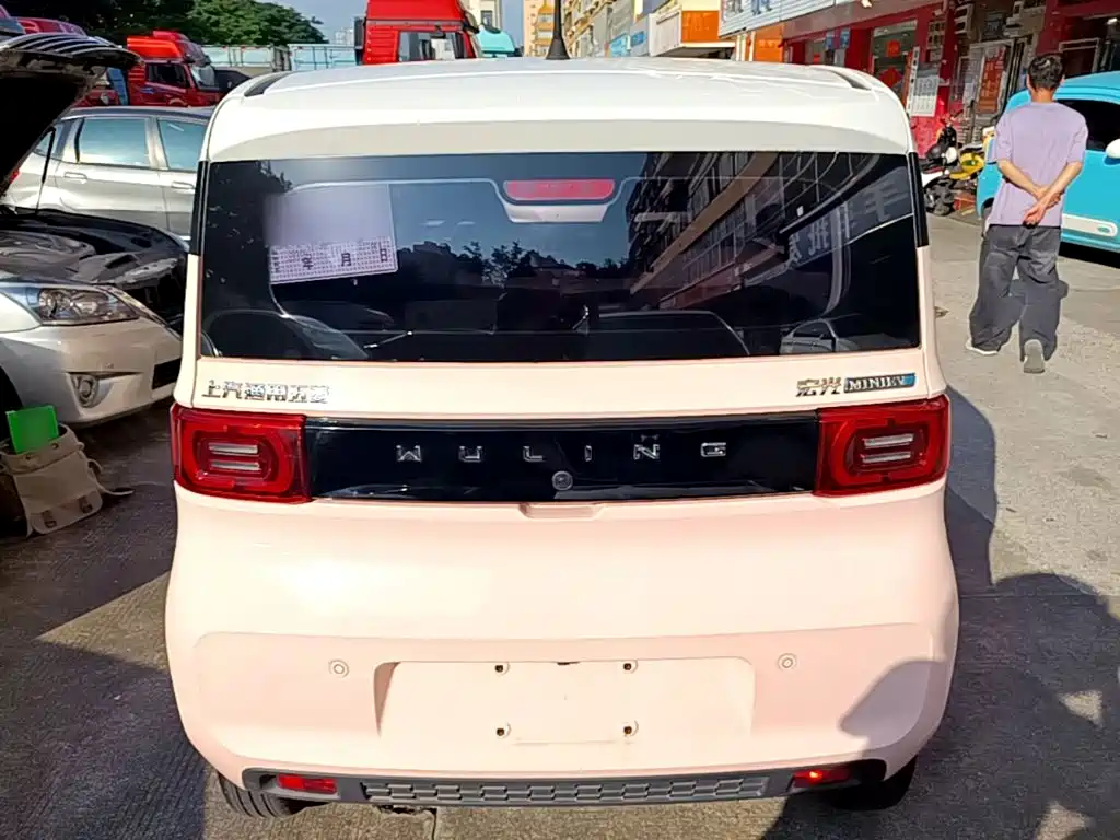 Wuling MINIEV — миниатюра 6