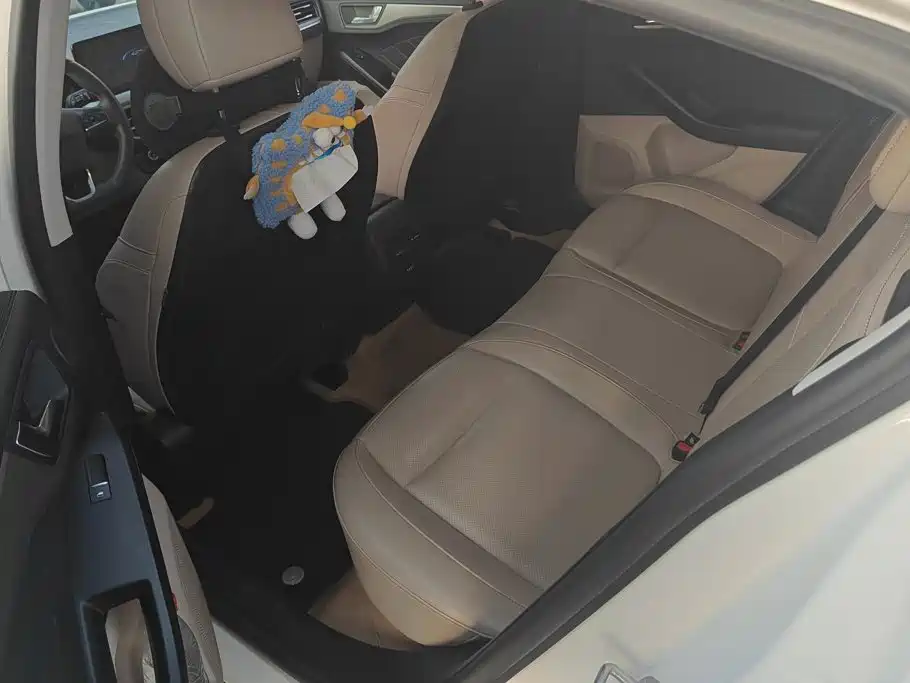 Ford Focus — миниатюра 11