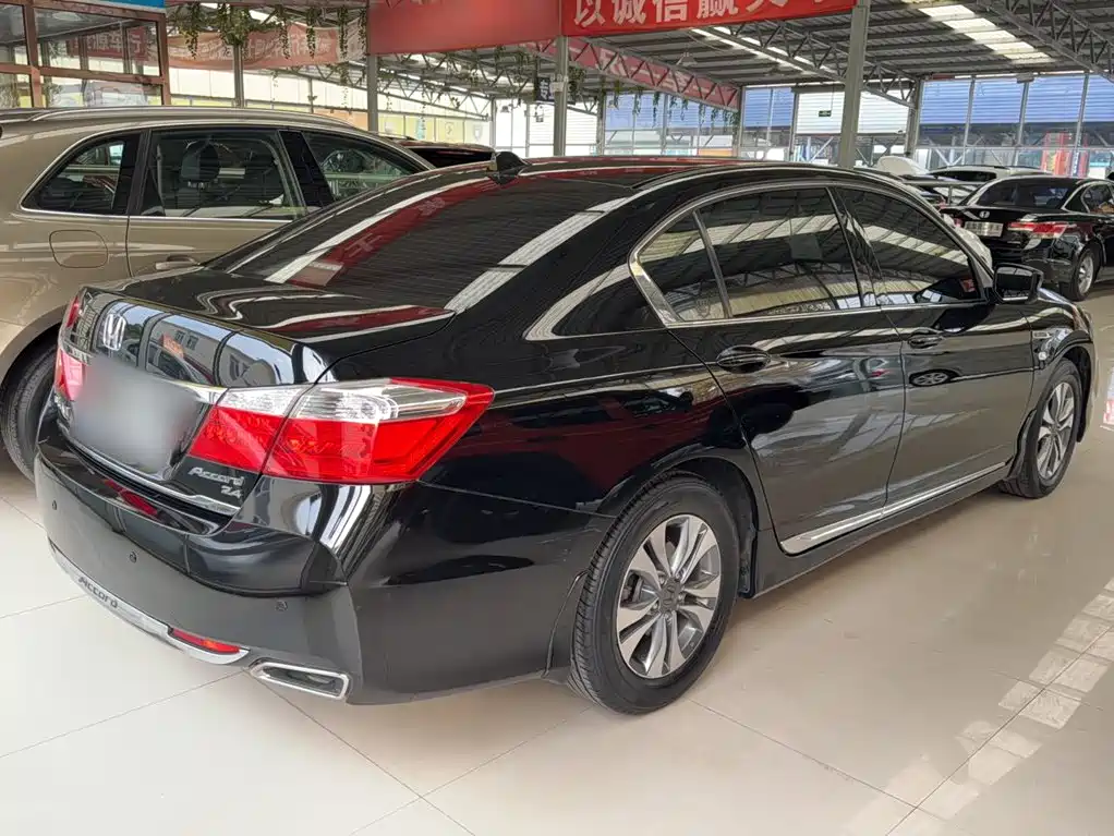 Honda Accord — миниатюра 8