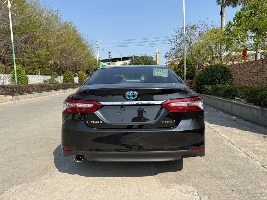 TOYOTA CAMRY