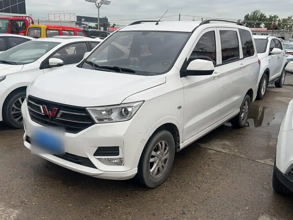 Wuling Hongguang — миниатюра 5