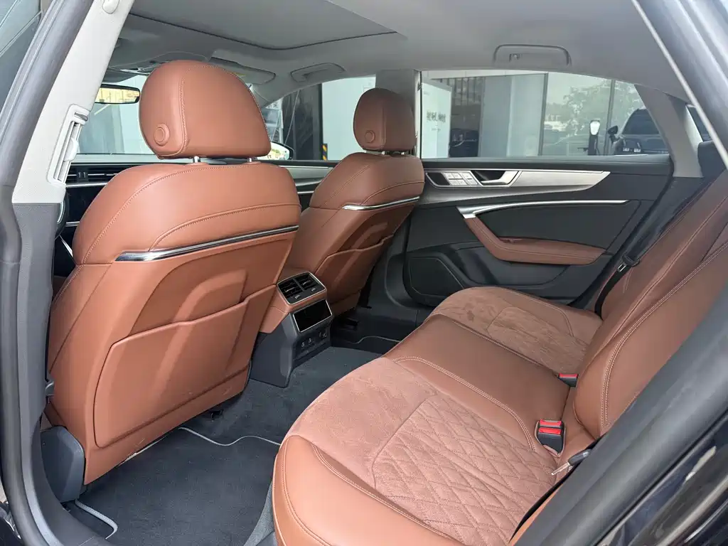 Audi A7L 2025 45 TFSI quattro