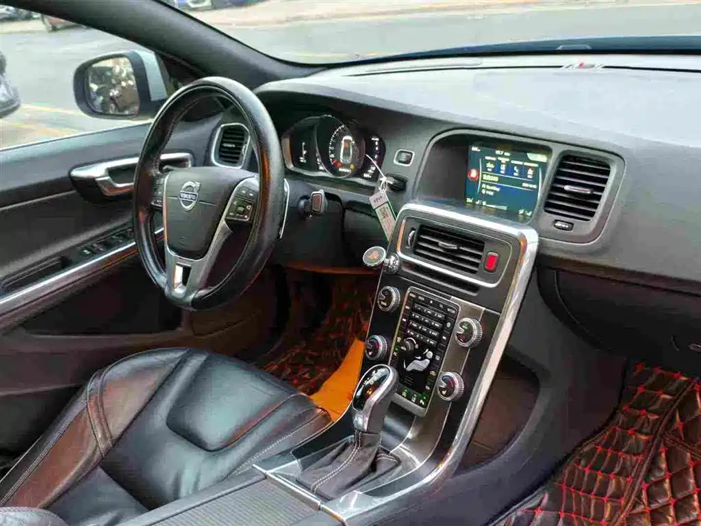 Volvo S60 (Import) — миниатюра 2