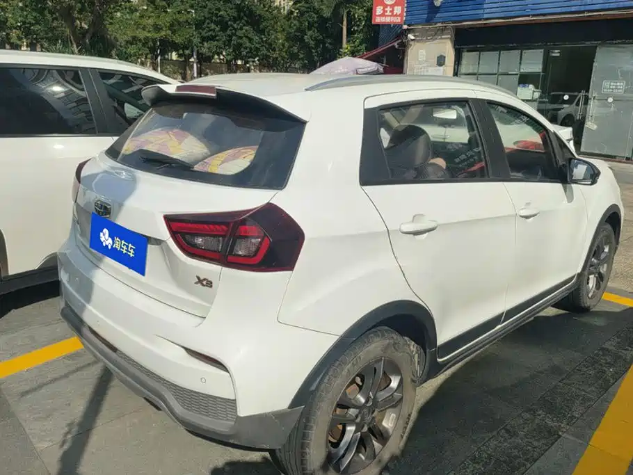 Geely Vision X3 — миниатюра 3