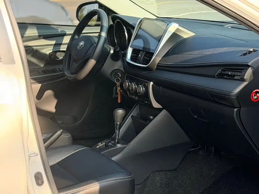 Toyota Vios FS — миниатюра 6