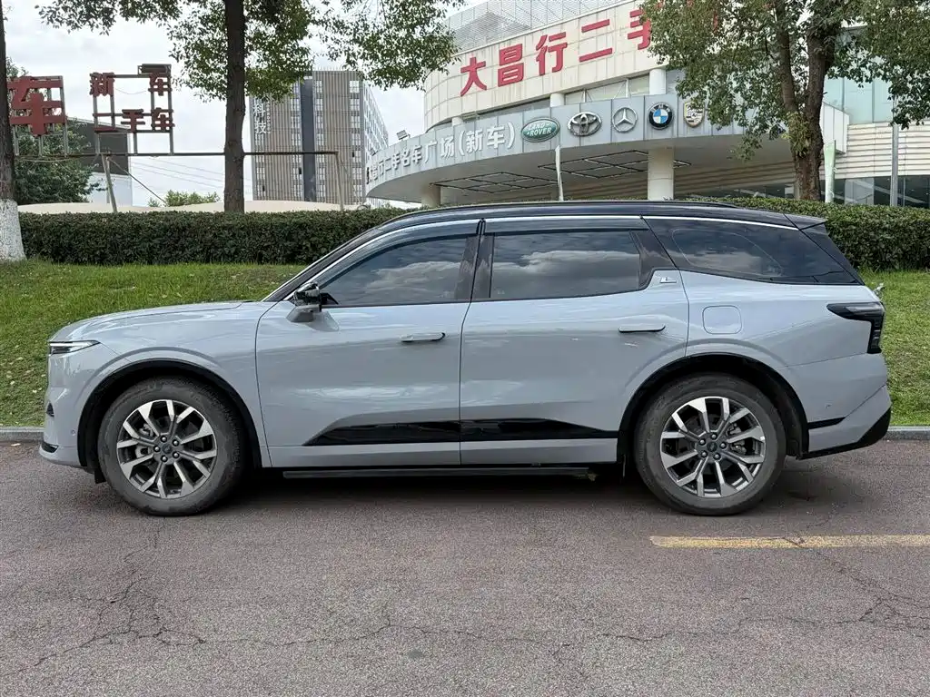 Ford Edge 2023 L 2.0T EcoBoost мест