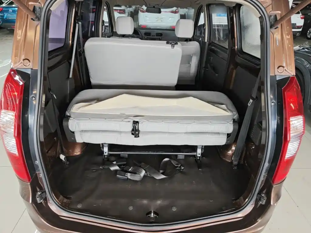 Wuling Hongguang — миниатюра 19