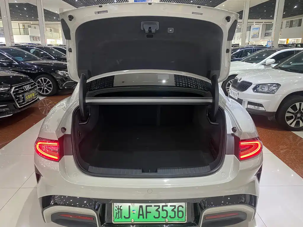 XIAOMI CAR XIAOMI SU7