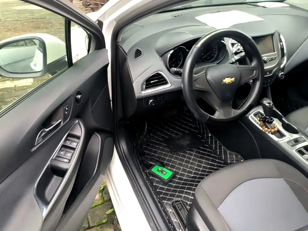Chevrolet Cruze — миниатюра 16