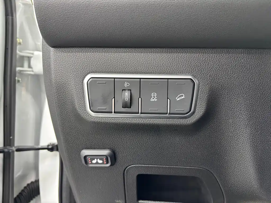 Haval M6 — миниатюра 15