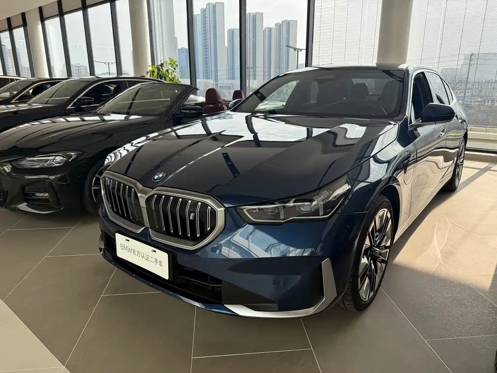 BMW i5 2025