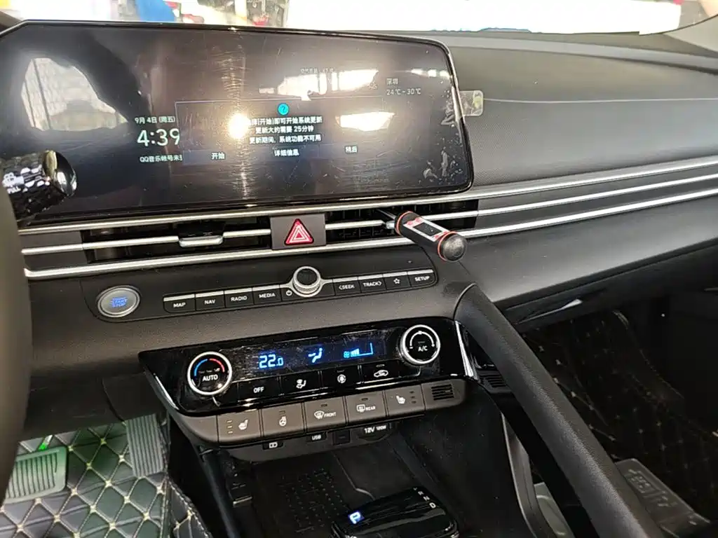 Hyundai Elantra — миниатюра 13