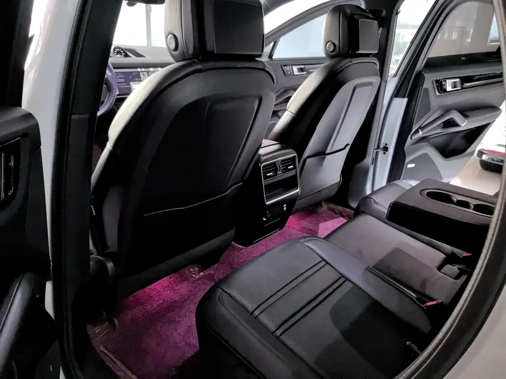 Porsche Cayenne — миниатюра 8
