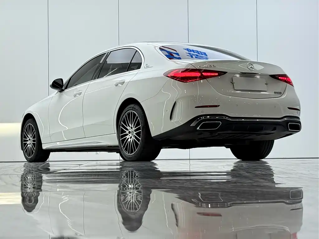 Mercedes-Benz C-Class — миниатюра 14