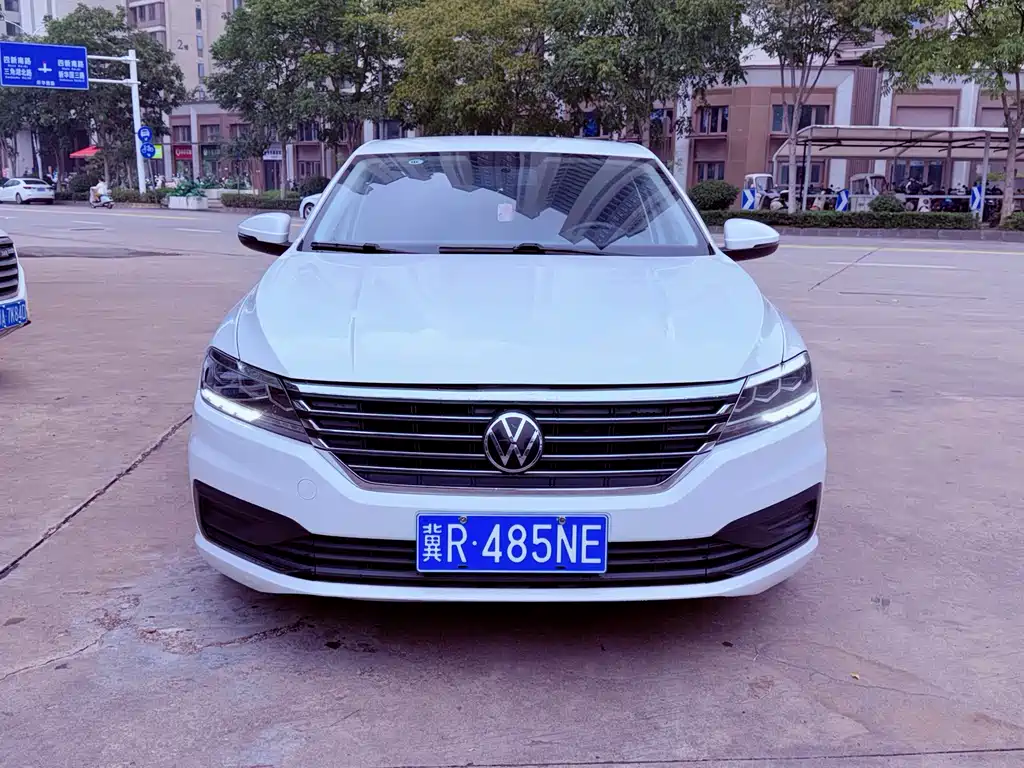 Volkswagen Lavida — миниатюра 2