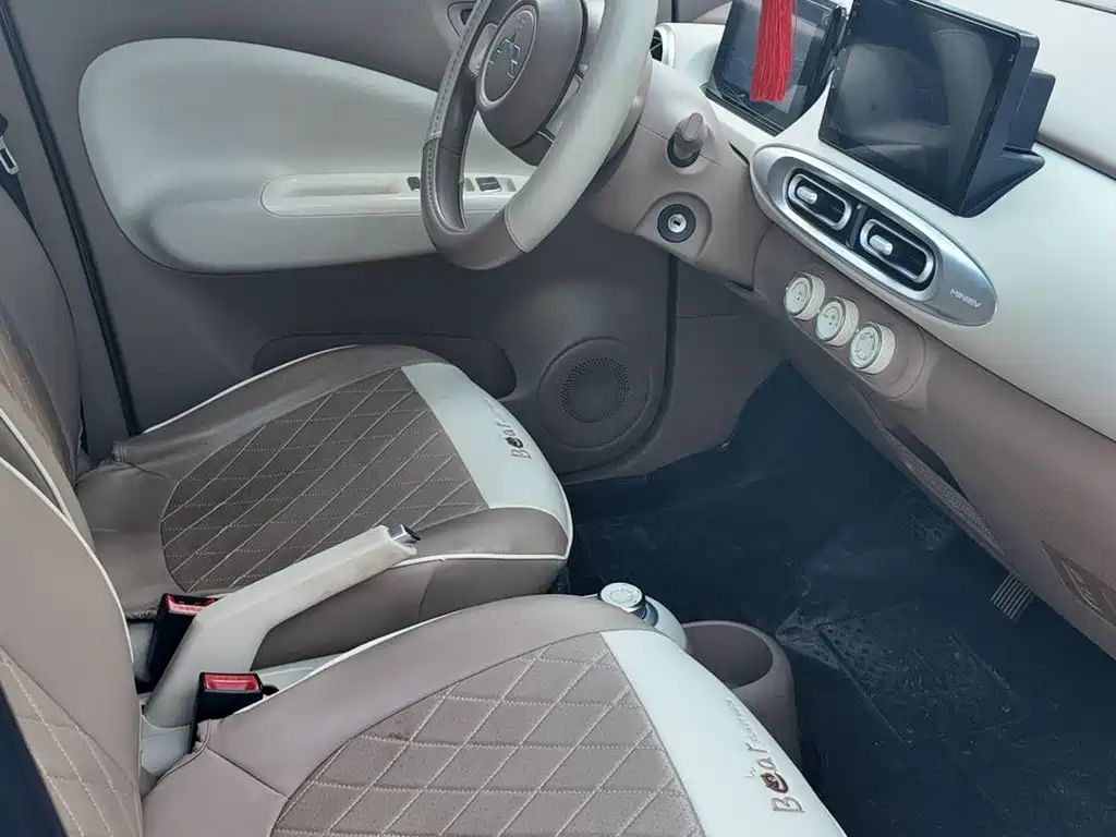 Wuling MINIEV — миниатюра 6