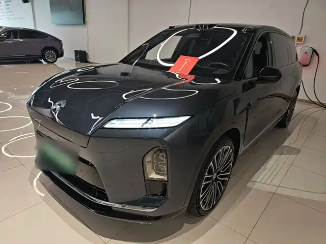 NIO ES8
