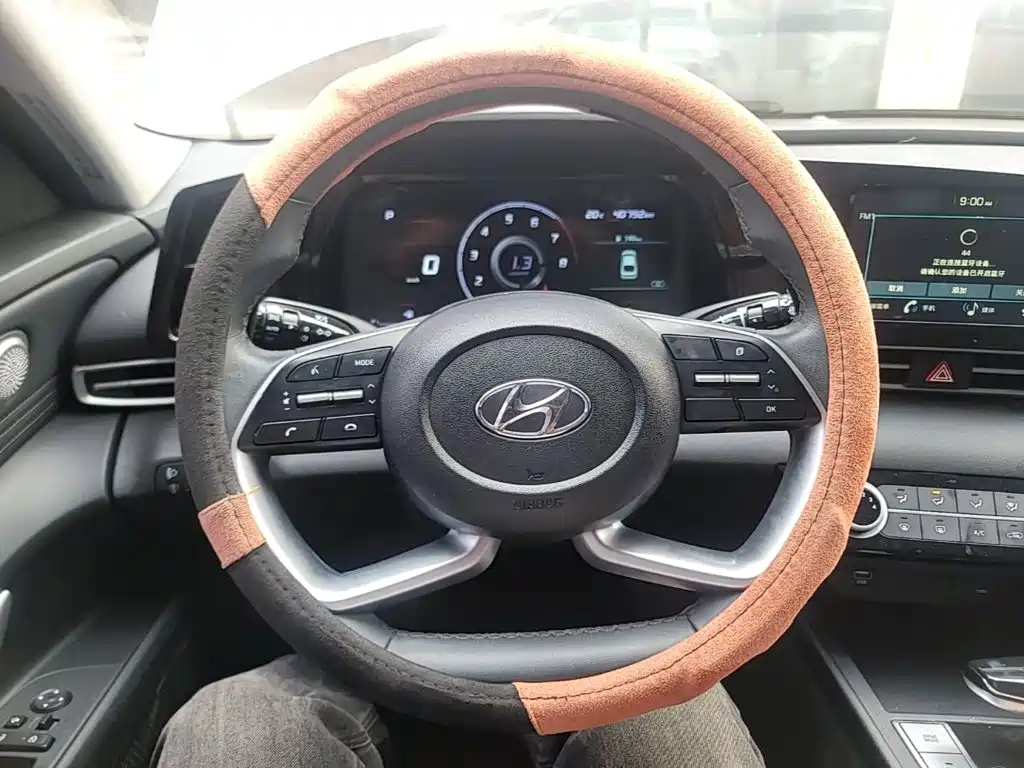 Hyundai Elantra — миниатюра 11