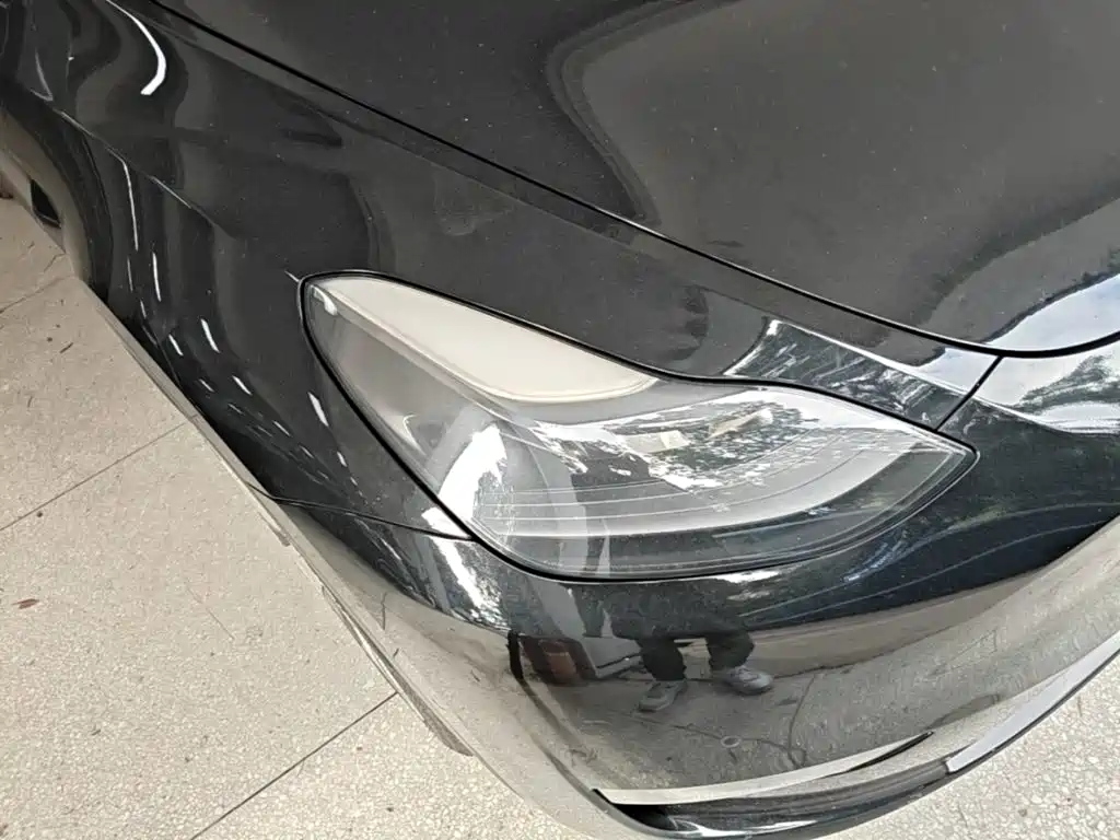 Tesla Model Y — миниатюра 11