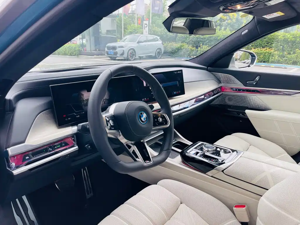 BMW i7 — миниатюра 6