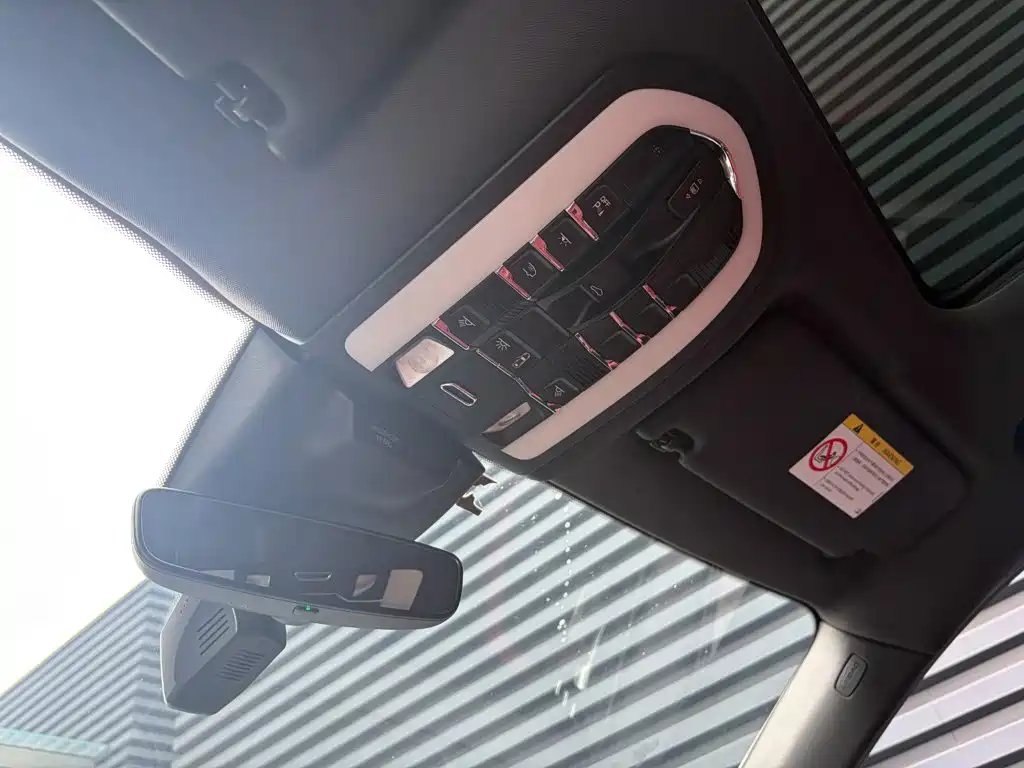 Porsche Macan — миниатюра 15